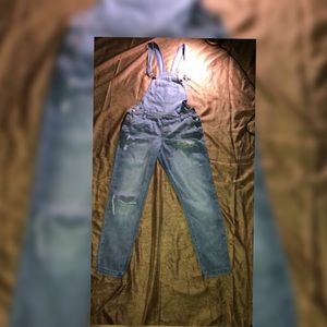 Forever 21 blue distressed jeans